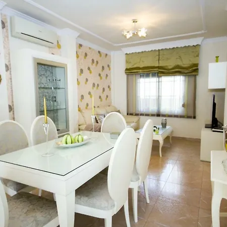 Villa 3 Dormitorios Piscina Parking La Noria