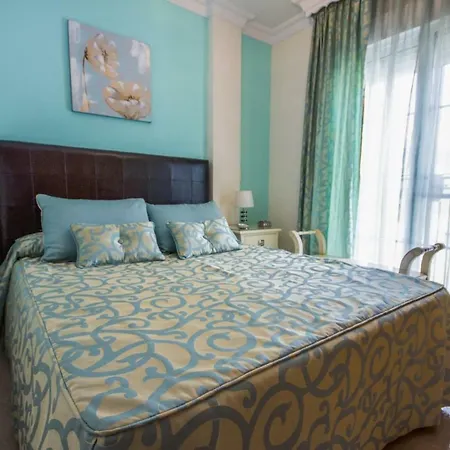 Villa 3 Dormitorios Piscina Parking La Noria Nerja
