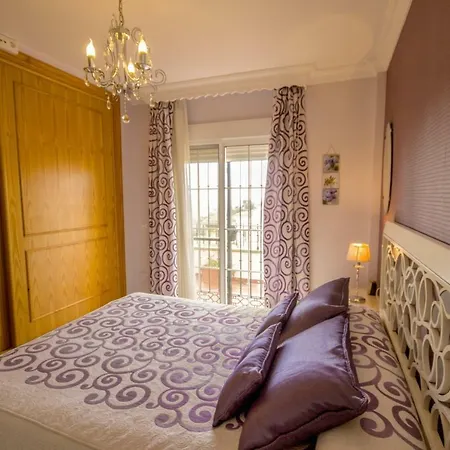 Villa 3 Dormitorios Piscina Parking La Noria Nerja